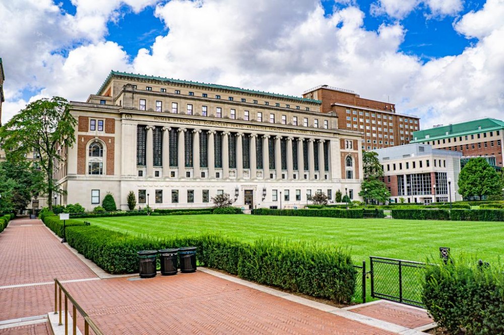 康斯特菲克大学工艺美术学院2025最新QS排名